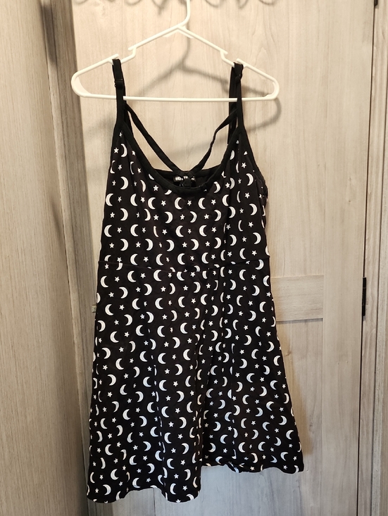 Hot Topic Dresses & Skirts - Hot Topic Black Moons Dress 1xl